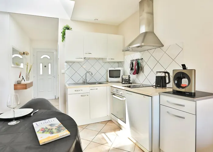 Maison De Line بيت للعطل *